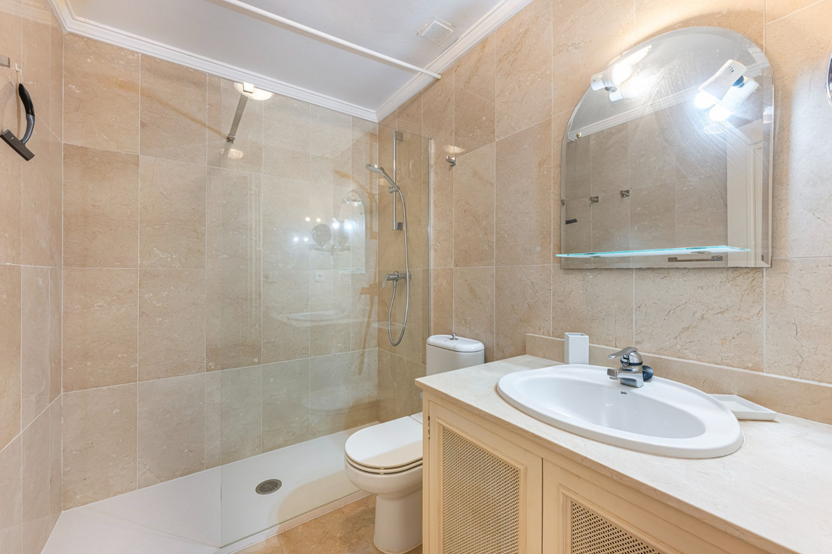 Se vende Apartamento Planta Baja de 2 dormitorios en Costa Del Sol, Málaga, España