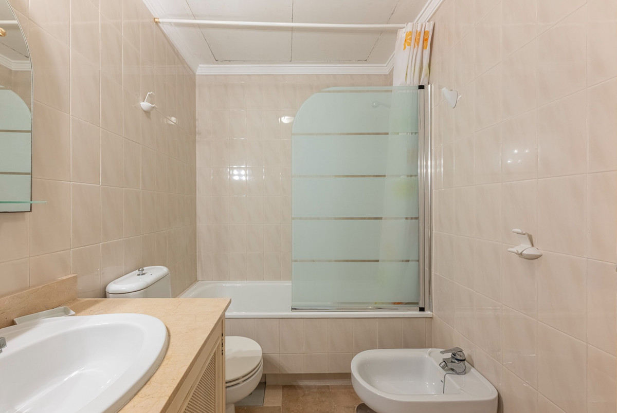 Se vende Apartamento Planta Baja de 2 dormitorios en Costa Del Sol, Málaga, España