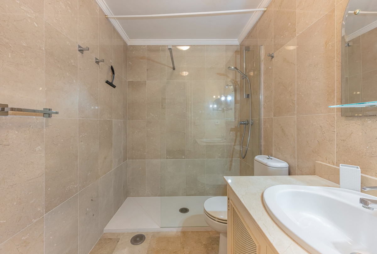 Se vende Apartamento Planta Baja de 2 dormitorios en Costa Del Sol, Málaga, España