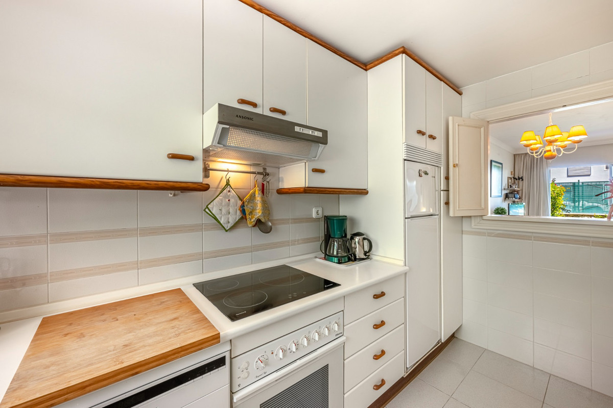 Se vende Apartamento Planta Baja de 2 dormitorios en Costa Del Sol, Málaga, España