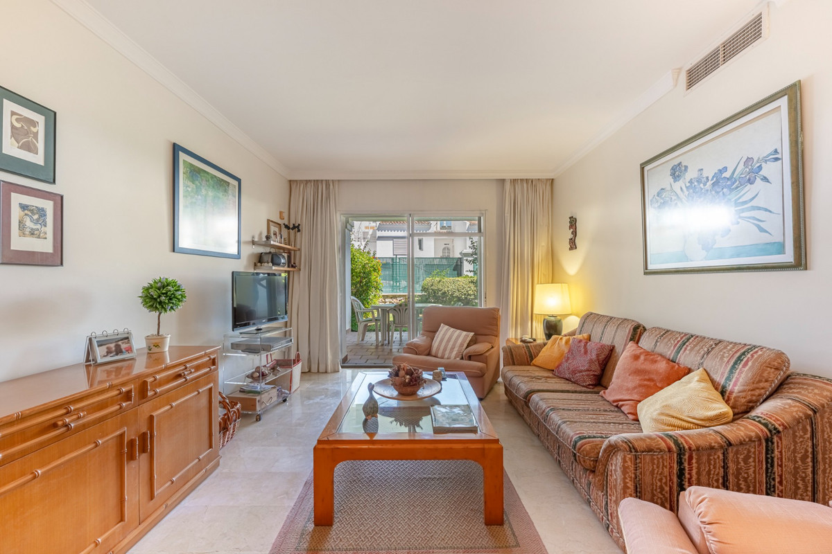 Se vende Apartamento Planta Baja de 2 dormitorios en Costa Del Sol, Málaga, España