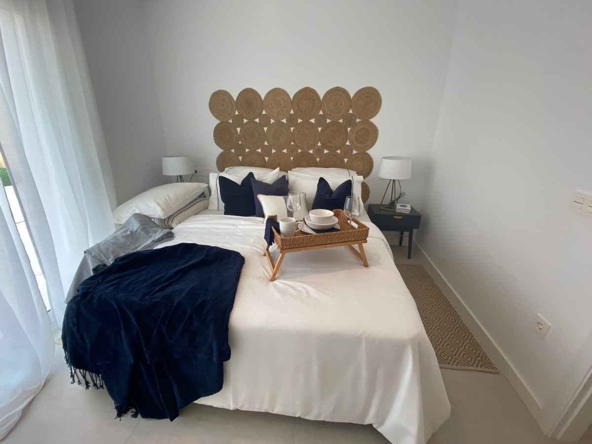 4 Bed Apartment for sale in La Quinta Costa Del Sol, Málaga, Spain