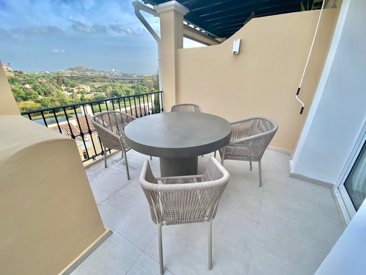 4 Bed Apartment for sale in La Quinta Costa Del Sol, Málaga, Spain