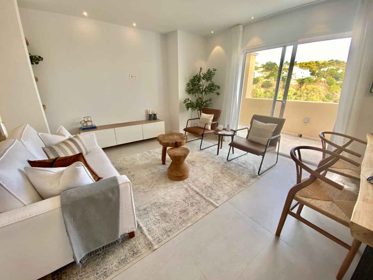 4 Bed Apartment for sale in La Quinta Costa Del Sol, Málaga, Spain