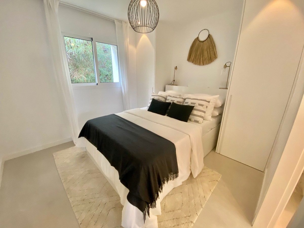4 Bed Apartment for sale in La Quinta Costa Del Sol, Málaga, Spain