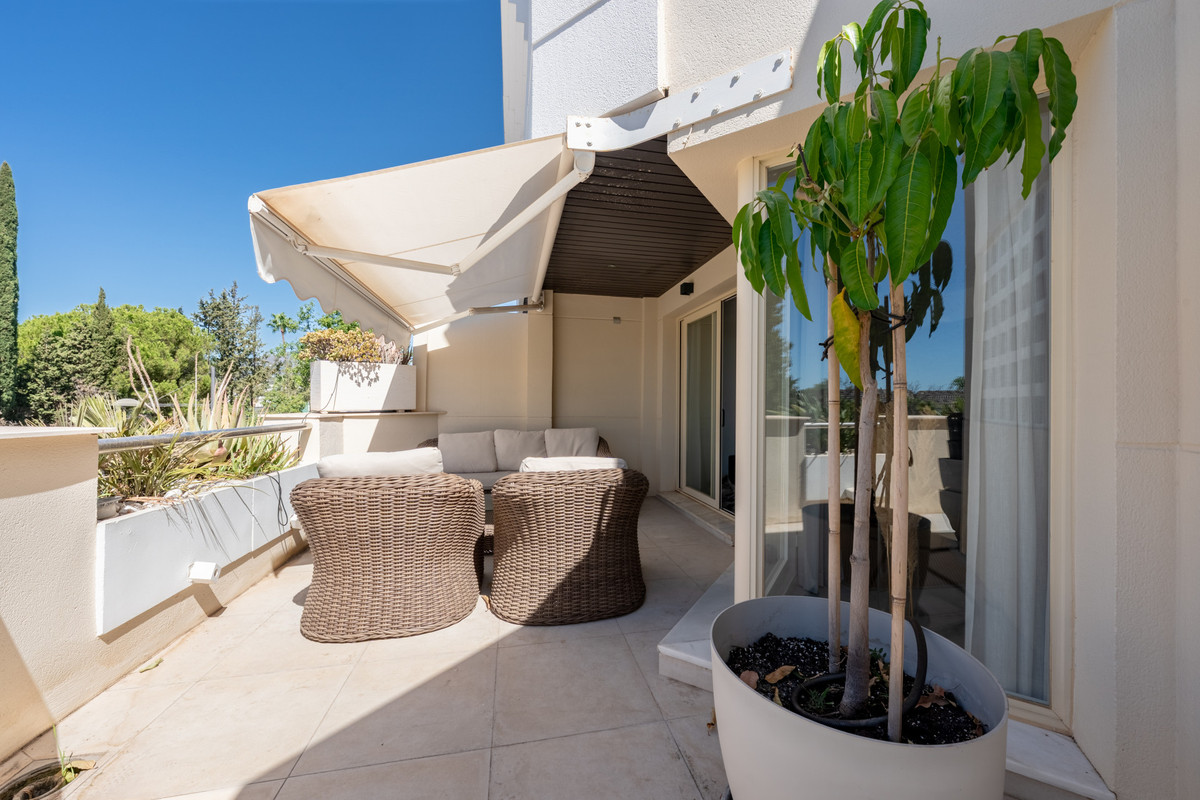3 Bed Apartment for sale in Nueva Andalucía Costa Del Sol, Málaga, Spain