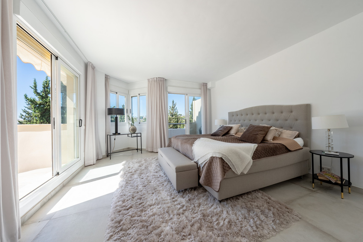 3 Bed Apartment for sale in Nueva Andalucía Costa Del Sol, Málaga, Spain