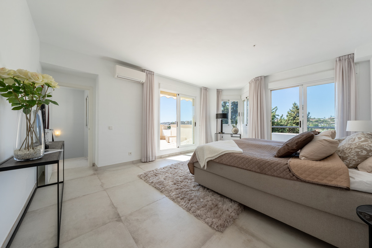 3 Bed Apartment for sale in Nueva Andalucía Costa Del Sol, Málaga, Spain