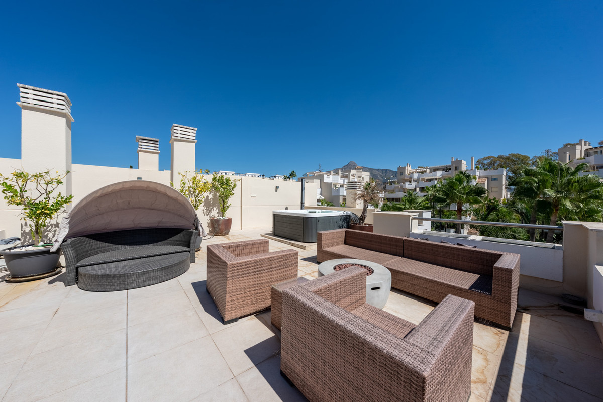 3 Bed Apartment for sale in Nueva Andalucía Costa Del Sol, Málaga, Spain