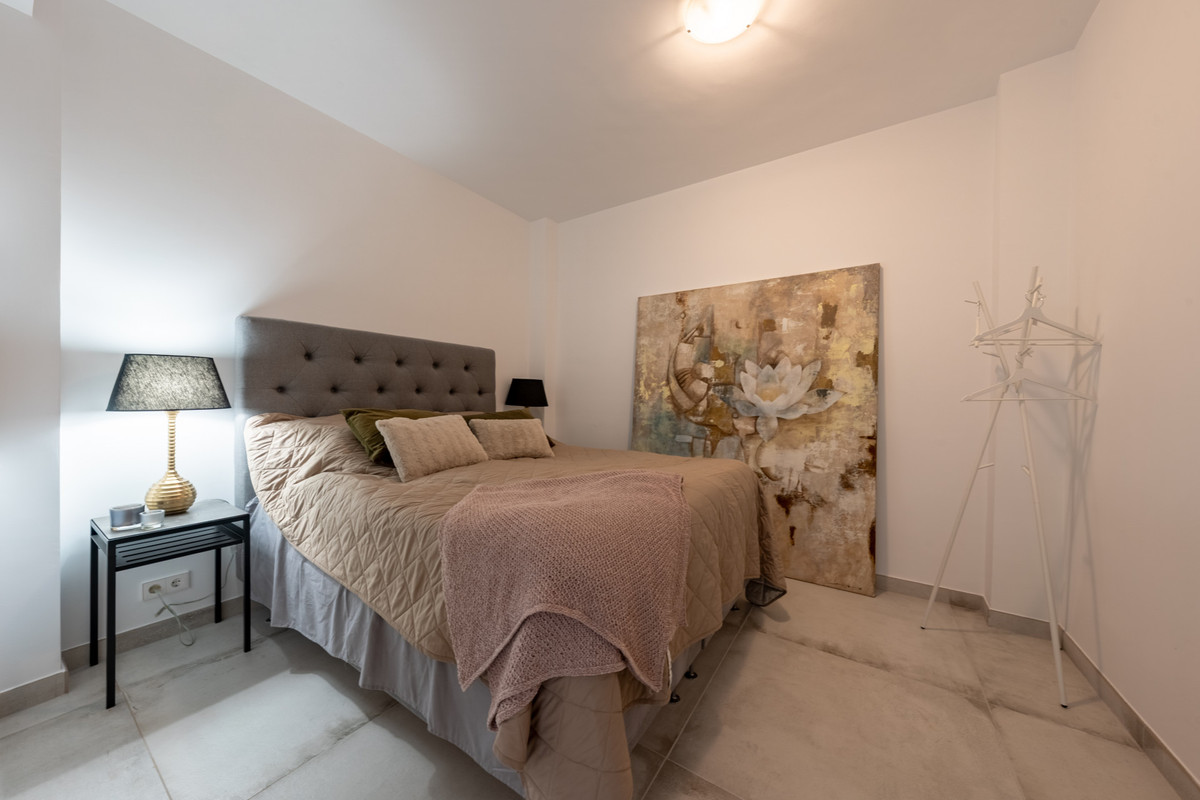 3 Bed Apartment for sale in Nueva Andalucía Costa Del Sol, Málaga, Spain