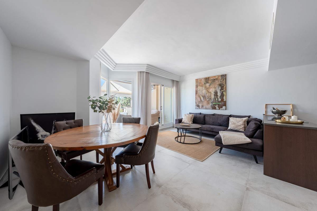 3 Bed Apartment for sale in Nueva Andalucía Costa Del Sol, Málaga, Spain