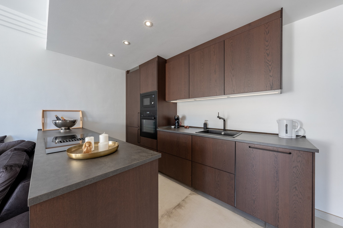 3 Bed Apartment for sale in Nueva Andalucía Costa Del Sol, Málaga, Spain