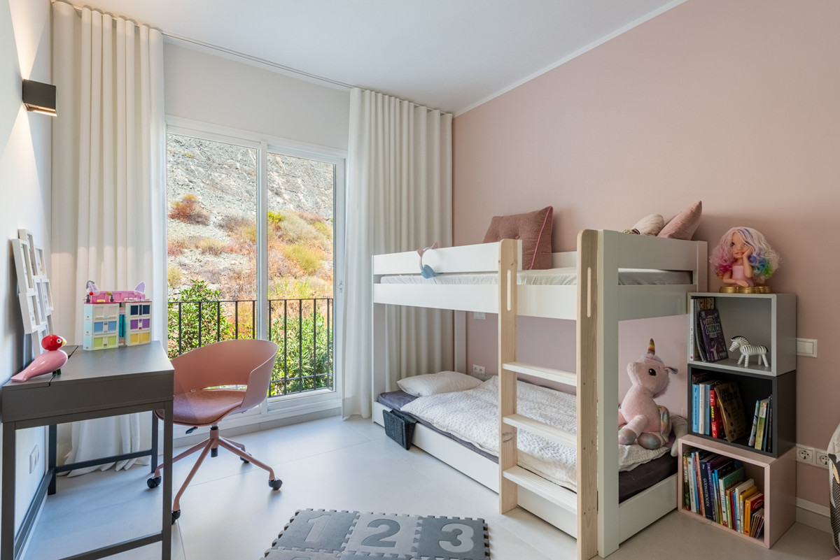 3 Bed Apartment for sale in La Quinta Costa Del Sol, Málaga, Spain