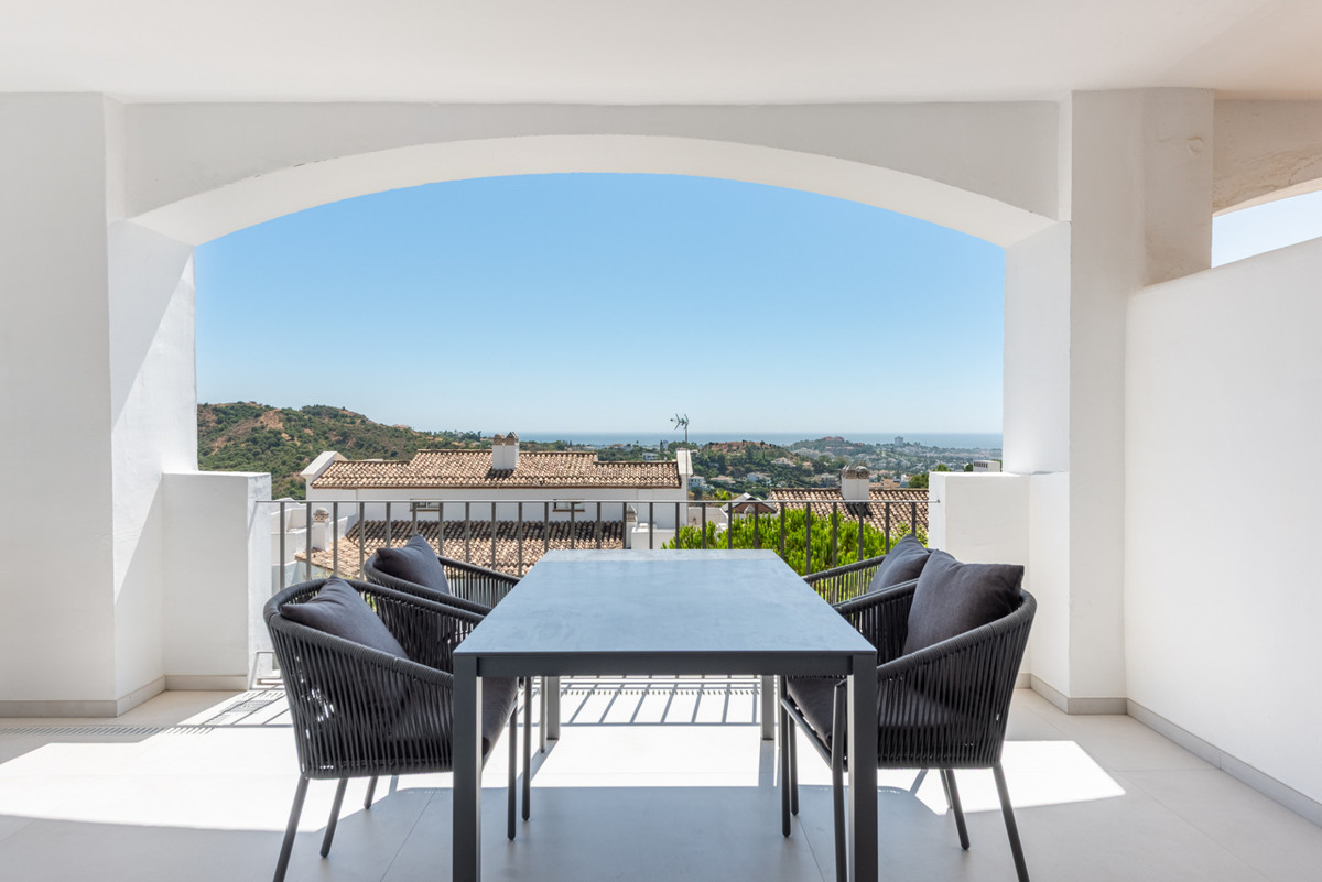3 Bed Apartment for sale in La Quinta Costa Del Sol, Málaga, Spain