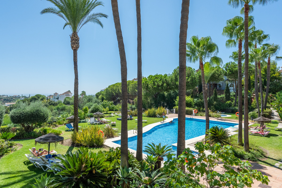 3 Bed Apartment for sale in La Quinta Costa Del Sol, Málaga, Spain