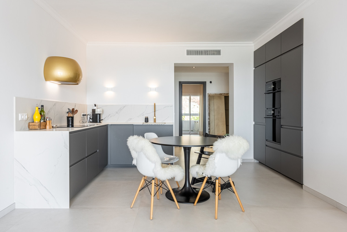 3 Bed Apartment for sale in La Quinta Costa Del Sol, Málaga, Spain