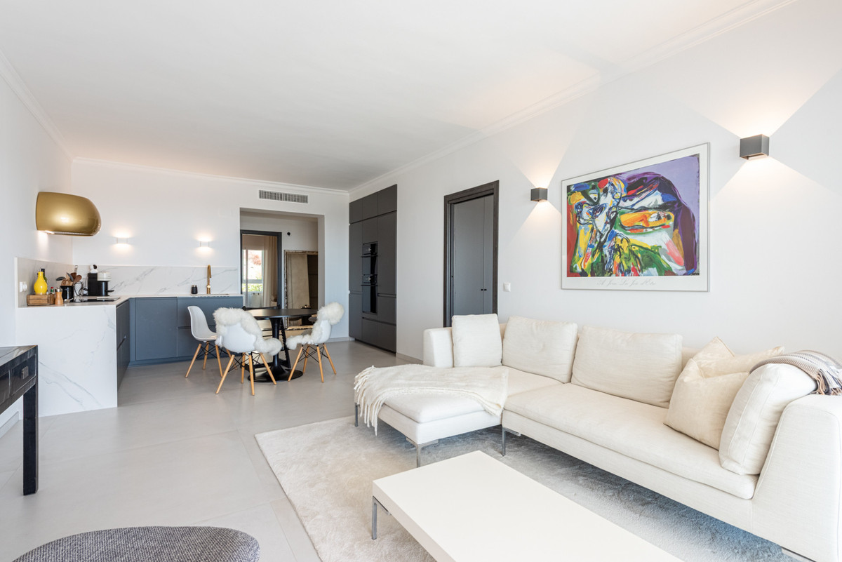 3 Bed Apartment for sale in La Quinta Costa Del Sol, Málaga, Spain