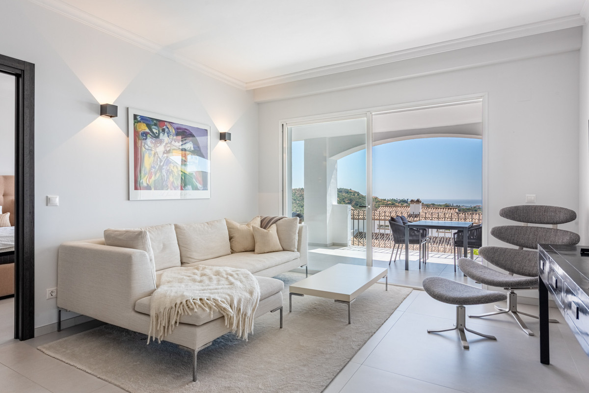 3 Bed Apartment for sale in La Quinta Costa Del Sol, Málaga, Spain