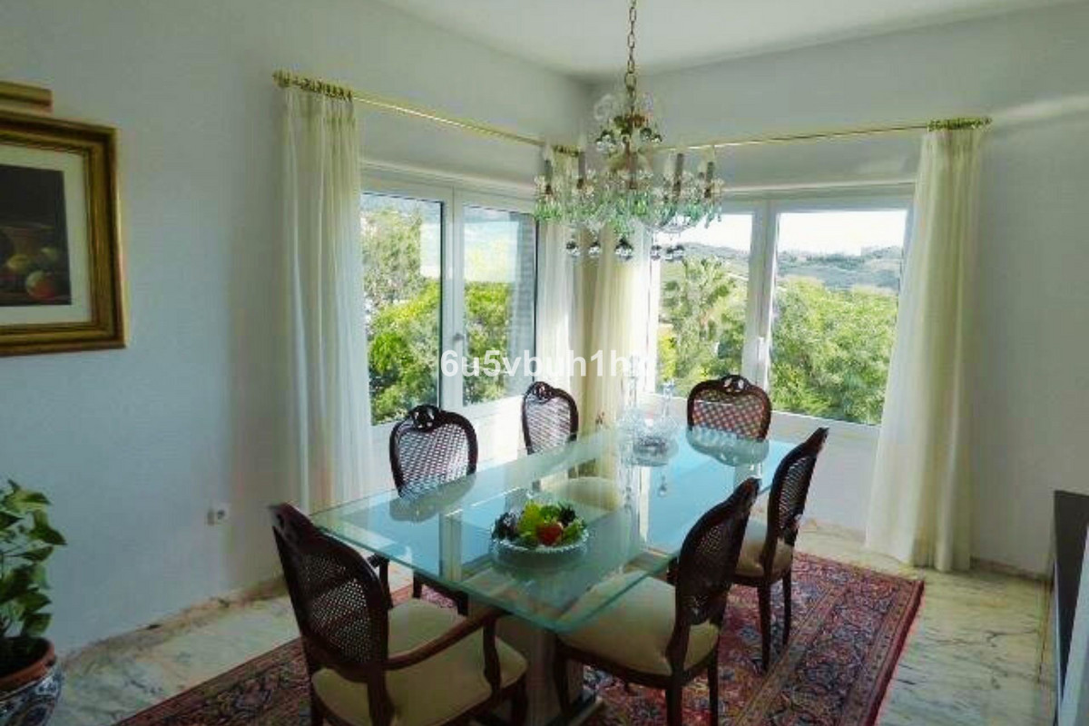 Se vende Villa - Chalet de 4 dormitorios en Costa Del Sol, Málaga, España