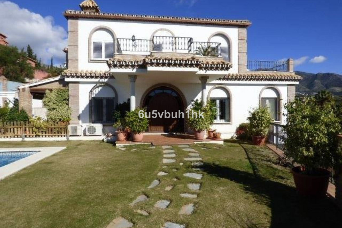 Se vende Villa - Chalet de 4 dormitorios en Costa Del Sol, Málaga, España