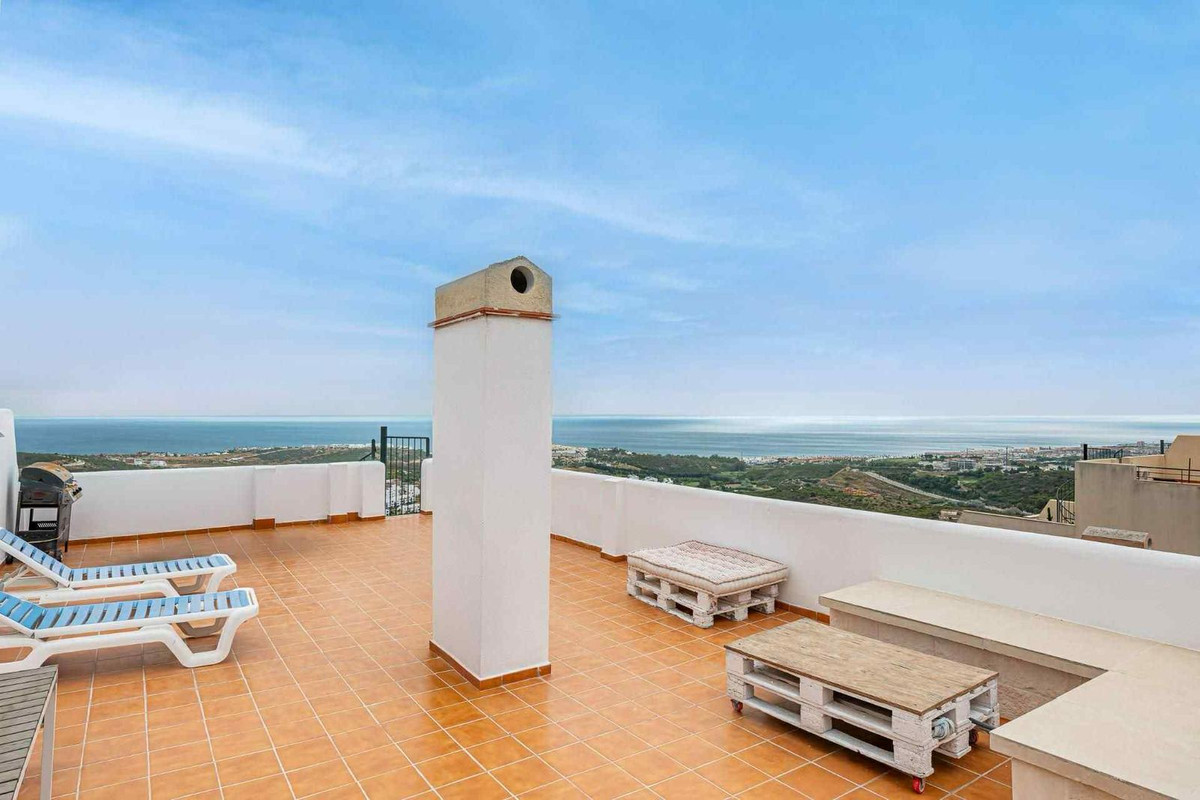 Se vende Apartamento en Planta Última de 3 dormitorios en Costa Del Sol, Málaga, España