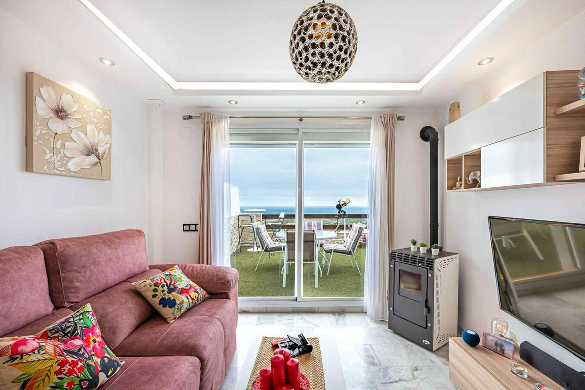 Se vende Apartamento en Planta Última de 3 dormitorios en Costa Del Sol, Málaga, España