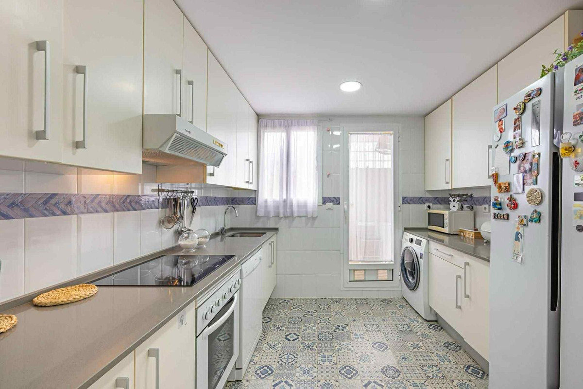 Se vende Apartamento en Planta Última de 3 dormitorios en Costa Del Sol, Málaga, España