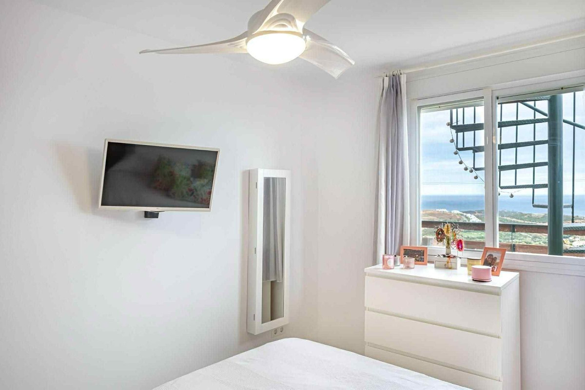Se vende Apartamento en Planta Última de 3 dormitorios en Costa Del Sol, Málaga, España