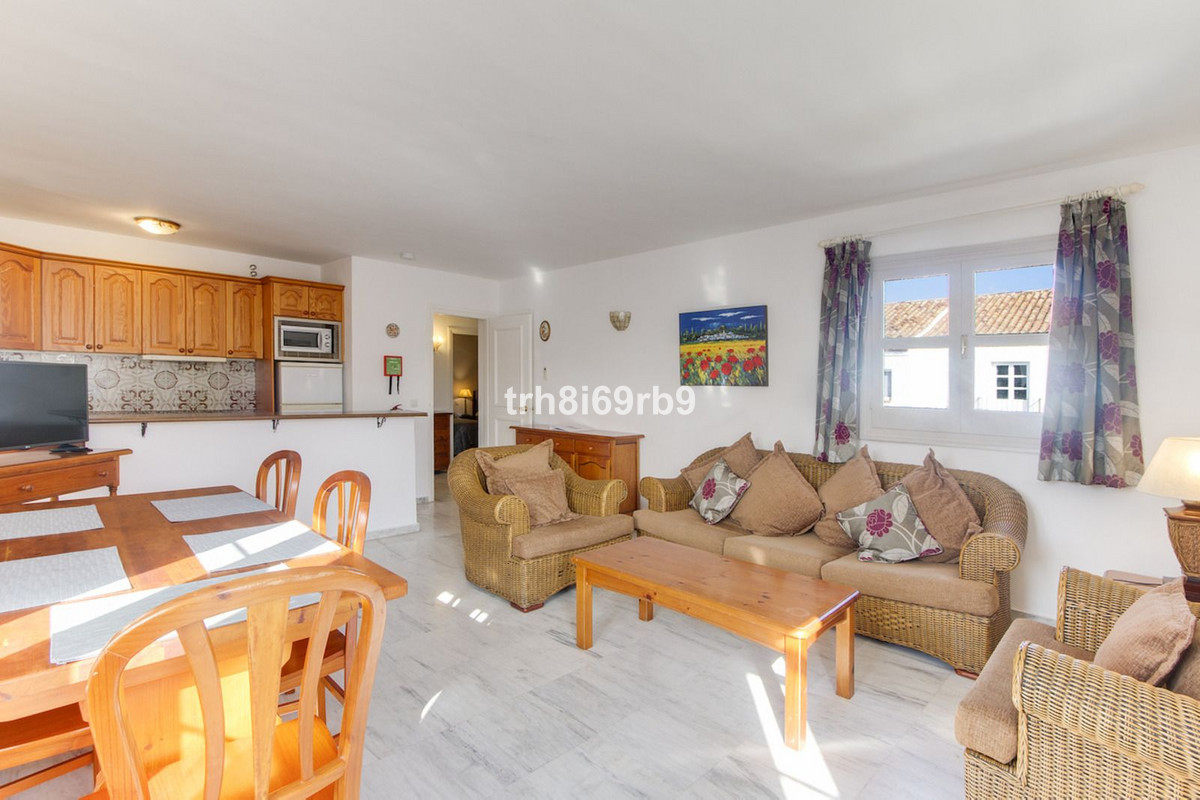 Se vende Apartamento en Planta Última de 2 dormitorios en Costa Del Sol, Málaga, España