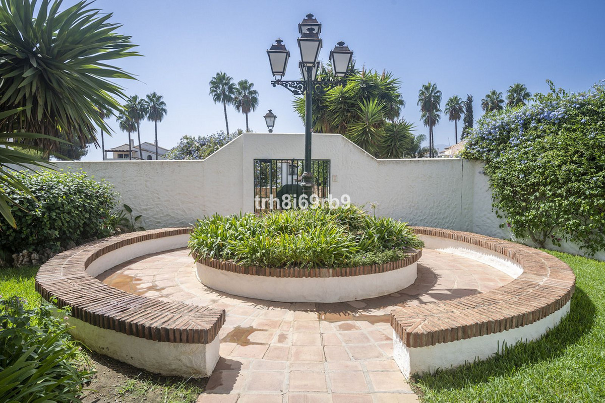 Se vende Apartamento en Planta Última de 2 dormitorios en Costa Del Sol, Málaga, España