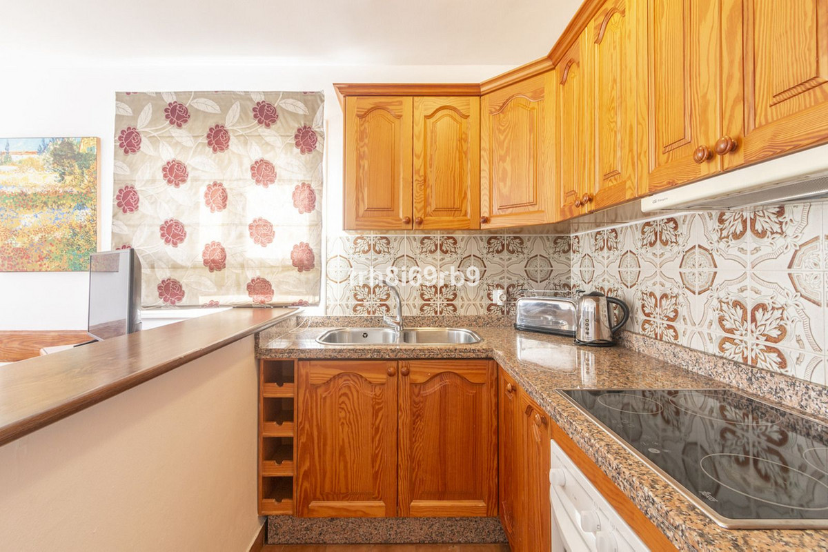 Se vende Apartamento en Planta Última de 2 dormitorios en Costa Del Sol, Málaga, España