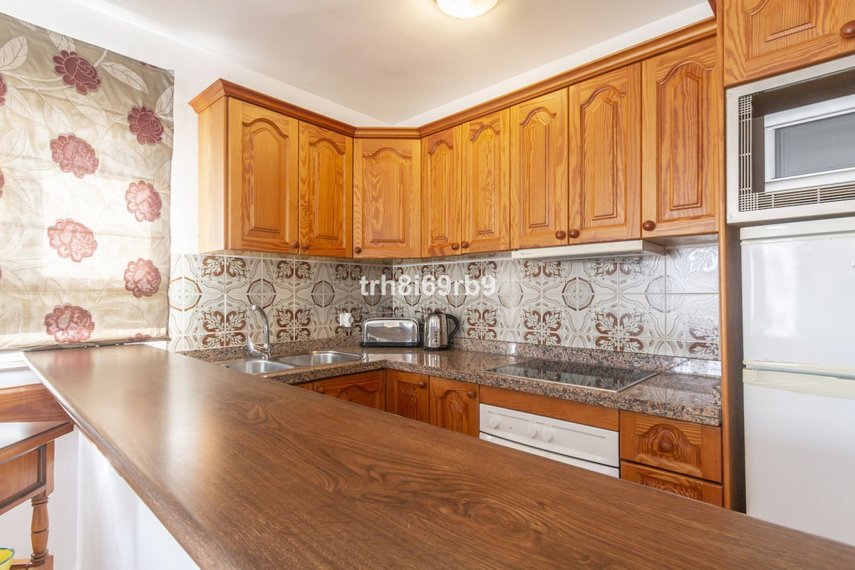 Se vende Apartamento en Planta Última de 2 dormitorios en Costa Del Sol, Málaga, España