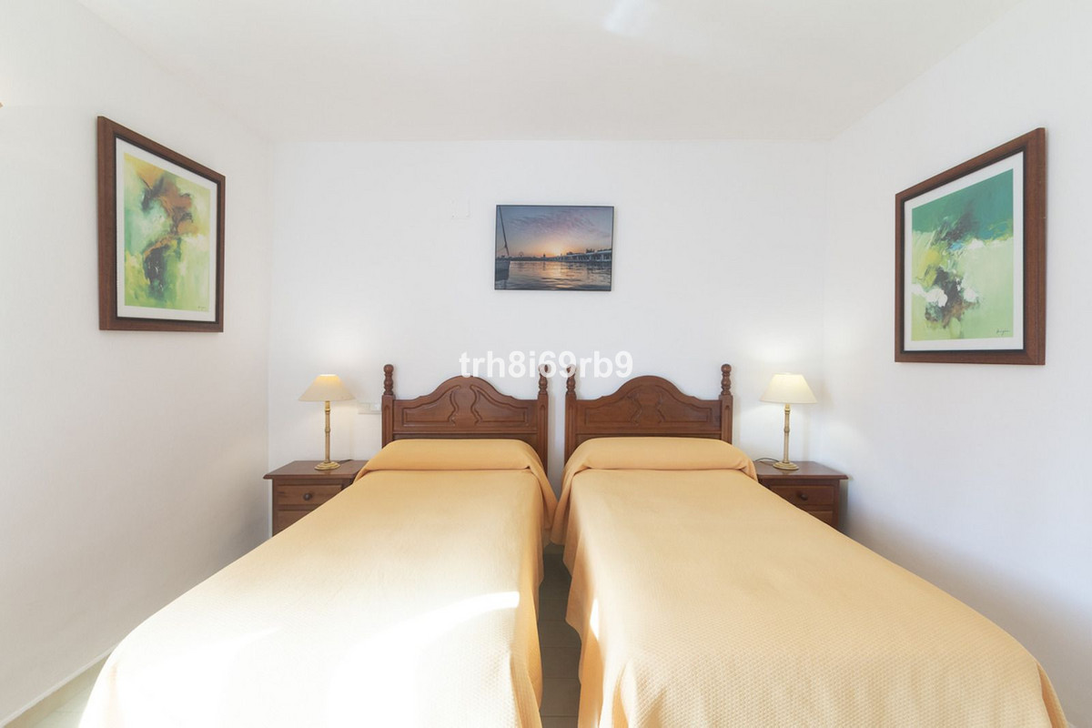 Se vende Apartamento en Planta Última de 2 dormitorios en Costa Del Sol, Málaga, España