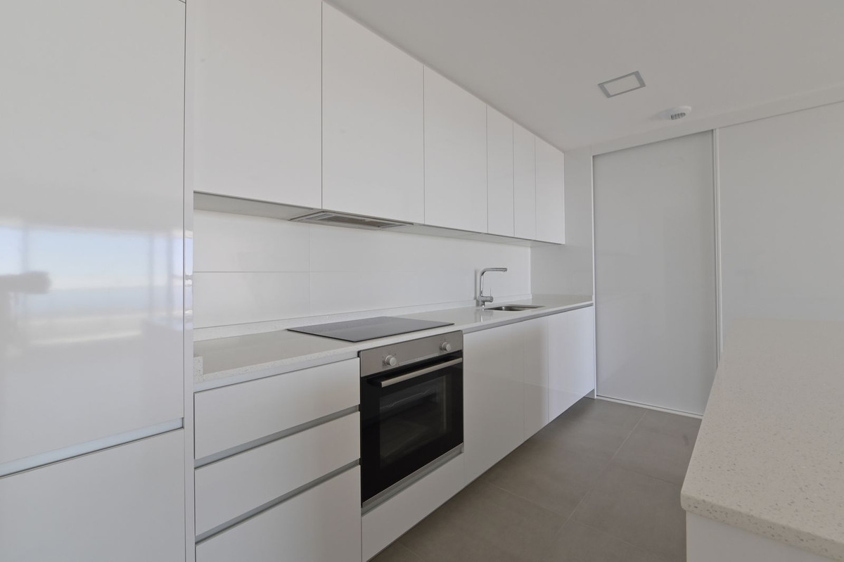 Se vende Apartamento Planta Media de 3 dormitorios en Costa Del Sol, Málaga, España