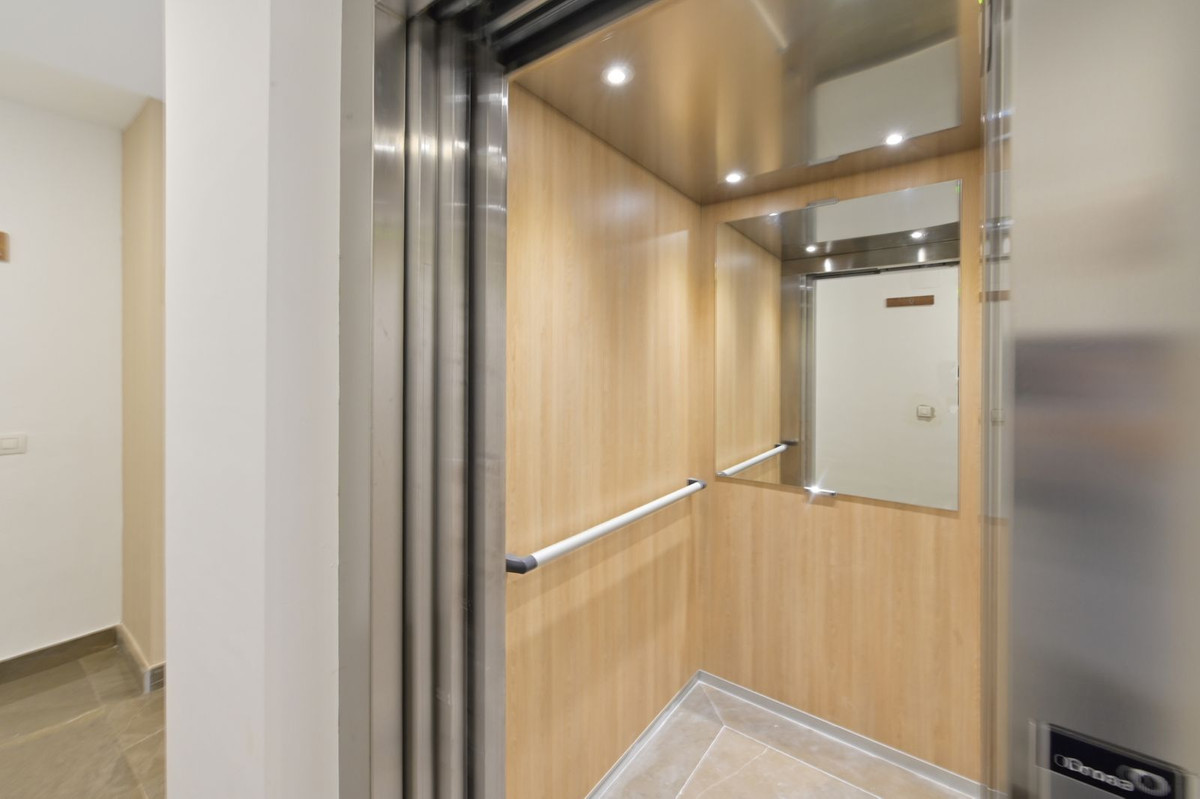 Se vende Apartamento Planta Media de 3 dormitorios en Costa Del Sol, Málaga, España