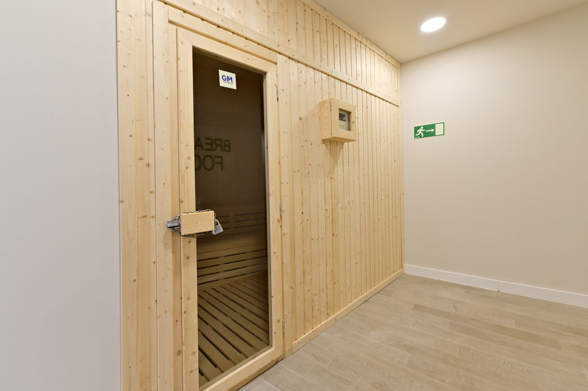 Se vende Apartamento Planta Media de 3 dormitorios en Costa Del Sol, Málaga, España