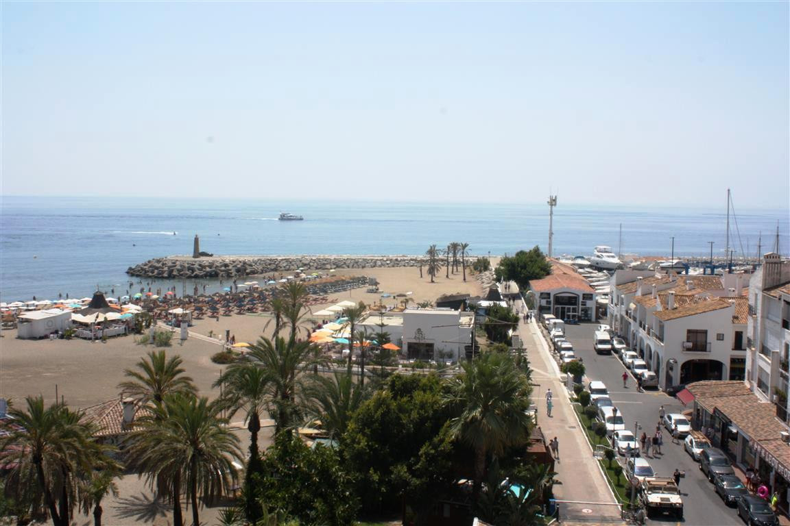 3 Bed Apartment for sale in Puerto Banús Costa Del Sol, Málaga, Spain