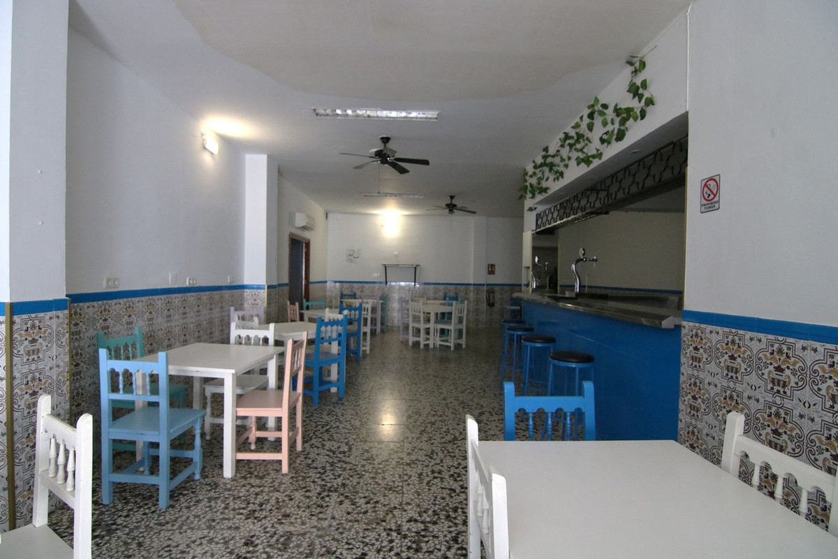 Commercial unit for sale in Fuengirola Costa Del Sol, Málaga, Spain