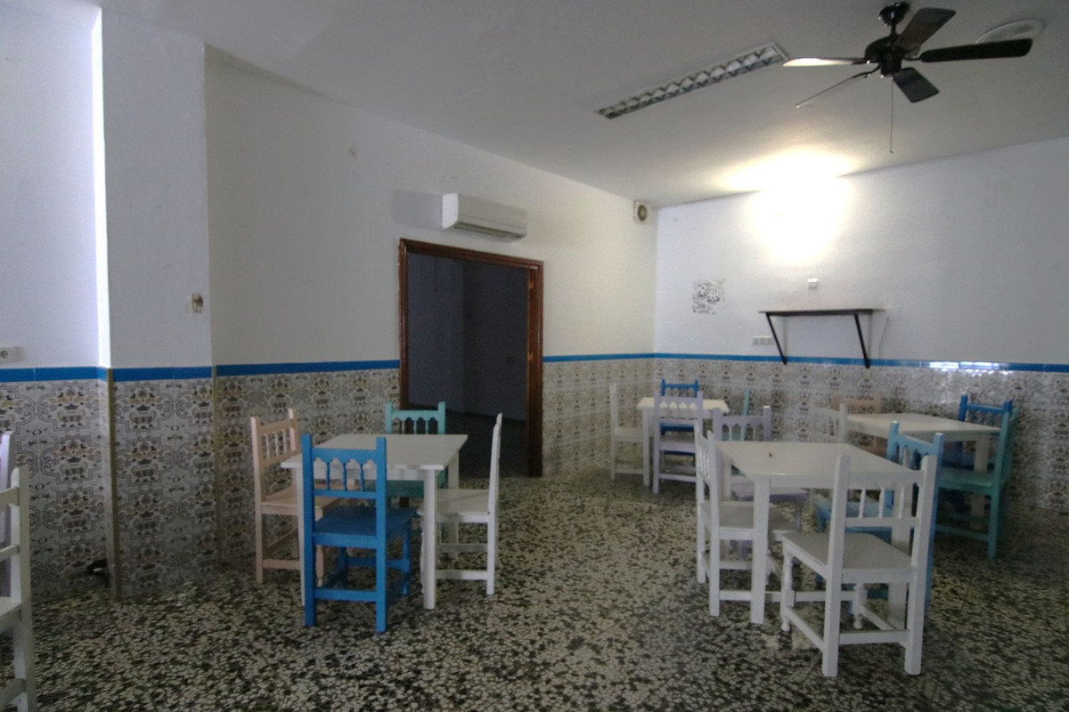 Commercial unit for sale in Fuengirola Costa Del Sol, Málaga, Spain
