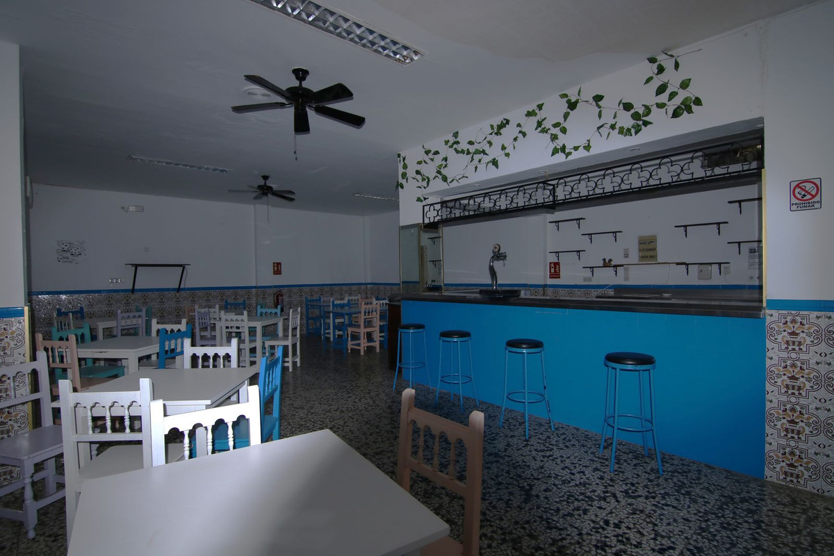 Commercial unit for sale in Fuengirola Costa Del Sol, Málaga, Spain