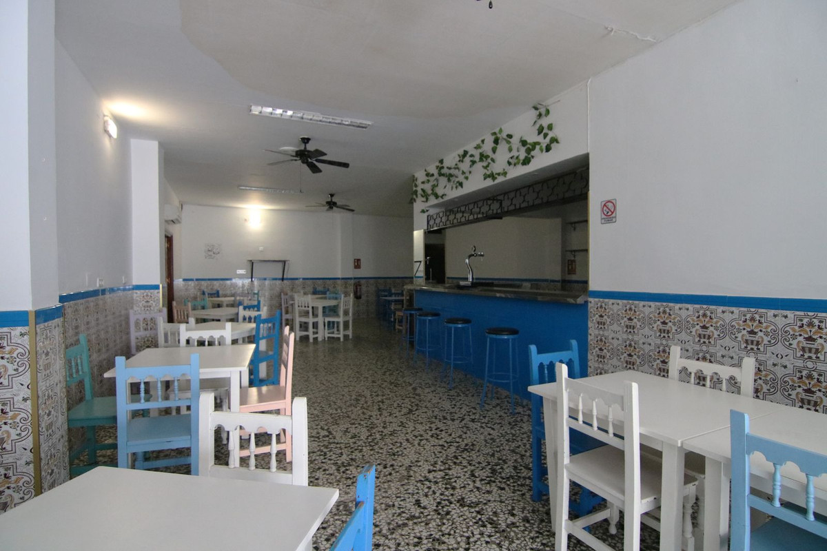 Commercial unit for sale in Fuengirola Costa Del Sol, Málaga, Spain
