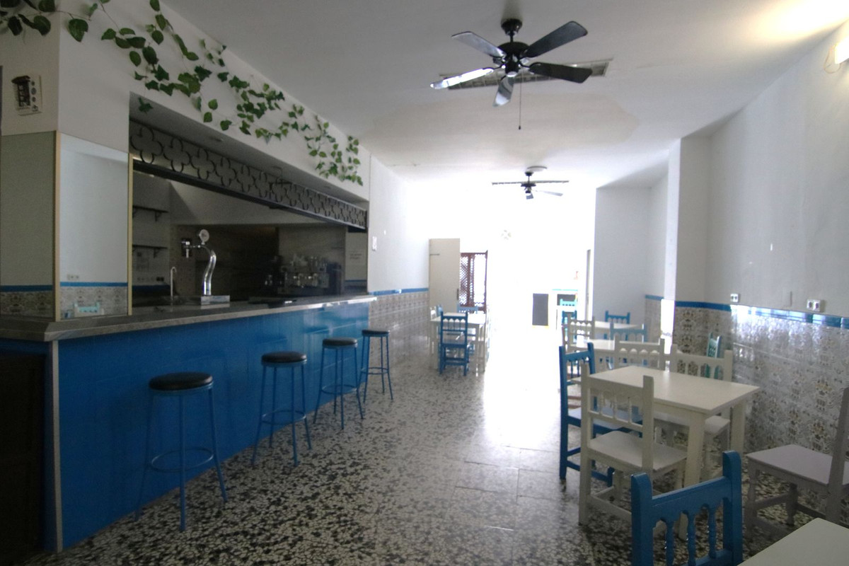 Commercial unit for sale in Fuengirola Costa Del Sol, Málaga, Spain