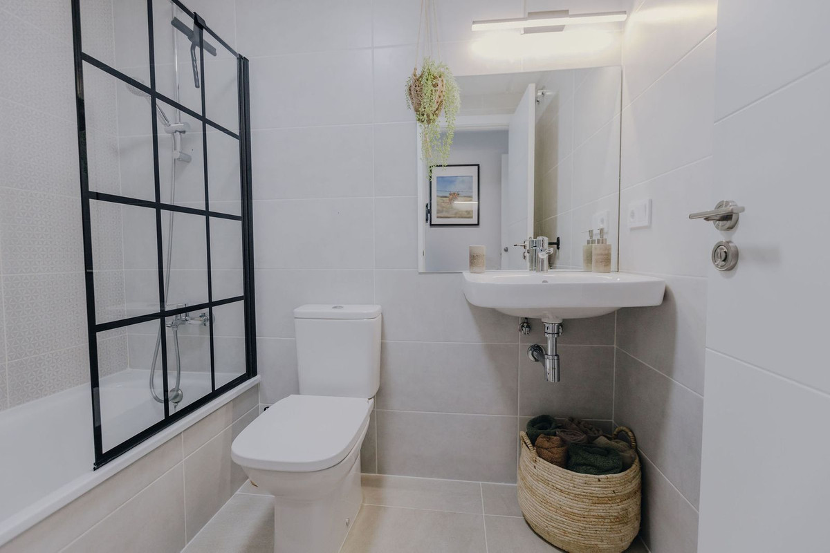 2 Bed Apartment for sale in Selwo Costa Del Sol, Málaga, Spain