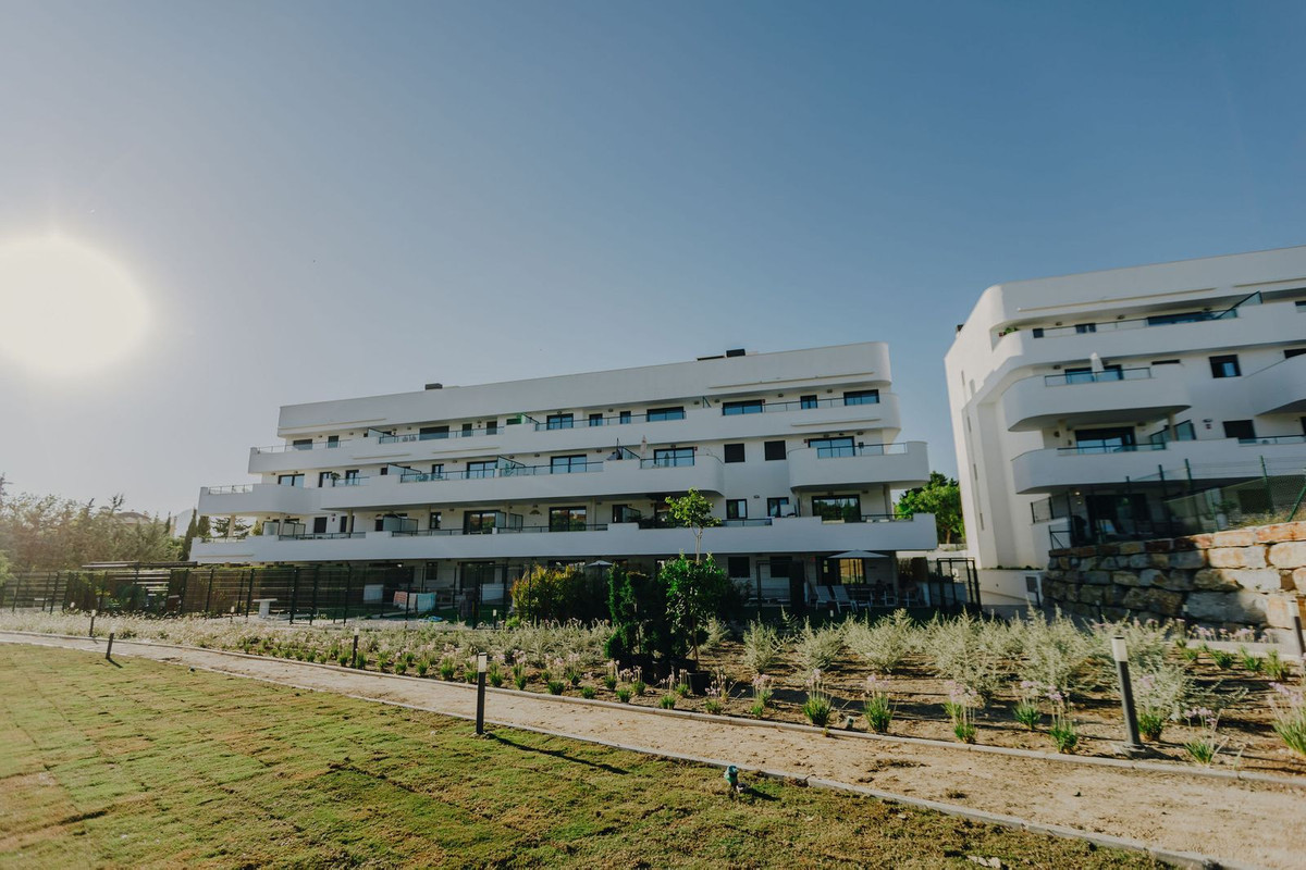 2 Bed Apartment for sale in Selwo Costa Del Sol, Málaga, Spain