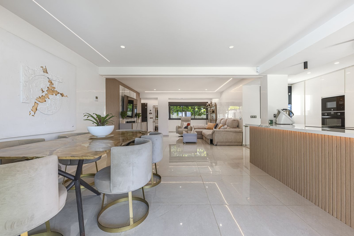 3 Bed Townhouse for sale in New Golden Mile Costa Del Sol, Málaga, Spain