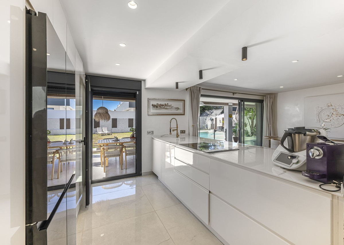 3 Bed Townhouse for sale in New Golden Mile Costa Del Sol, Málaga, Spain