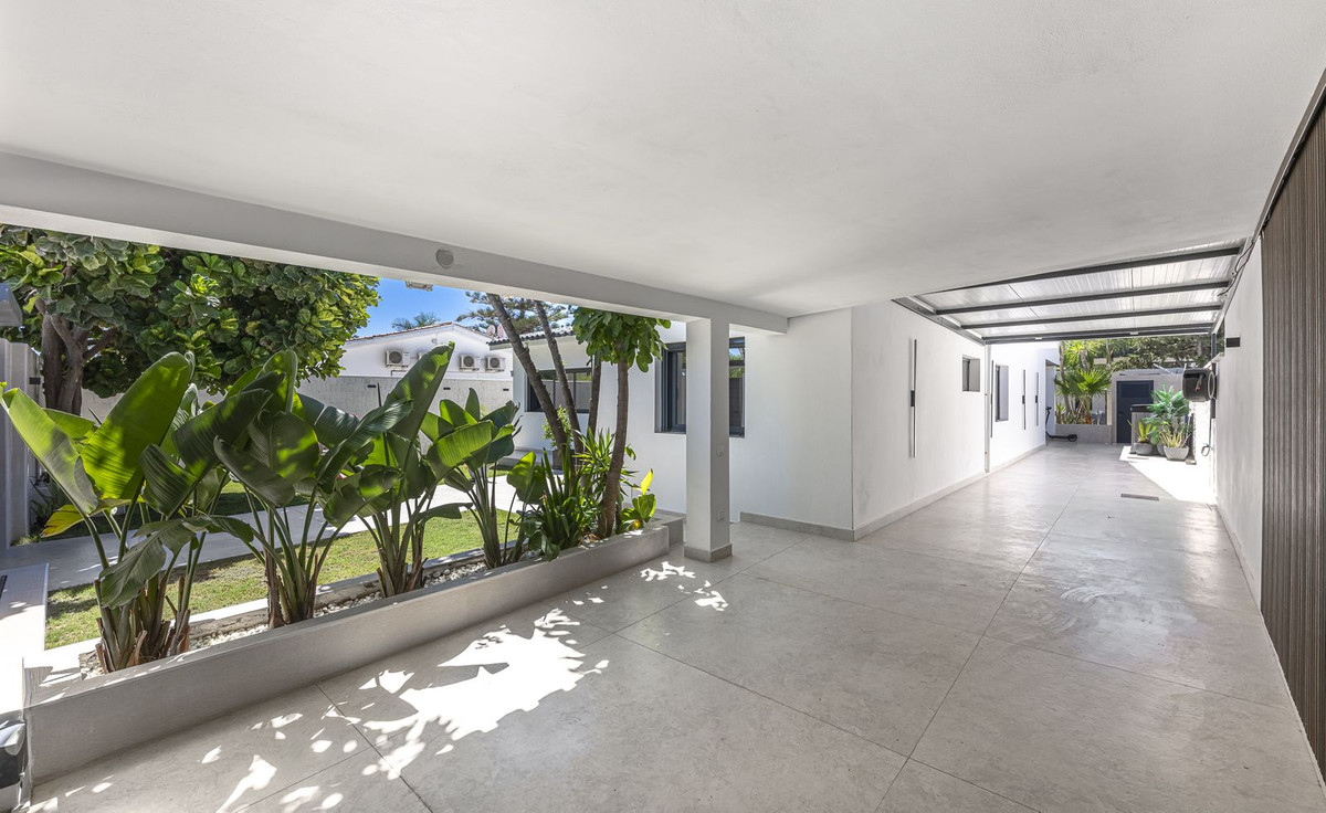 3 Bed Townhouse for sale in New Golden Mile Costa Del Sol, Málaga, Spain