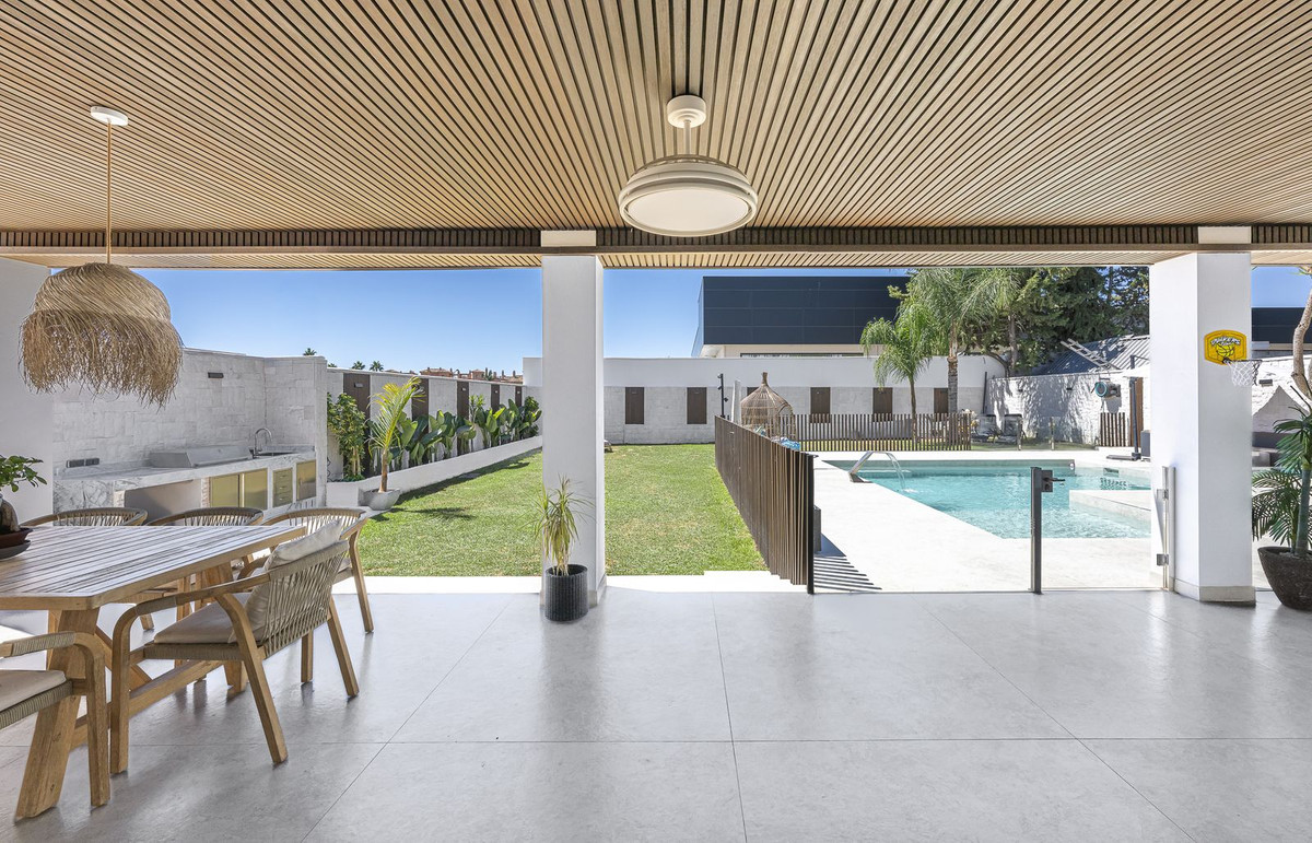3 Bed Townhouse for sale in New Golden Mile Costa Del Sol, Málaga, Spain