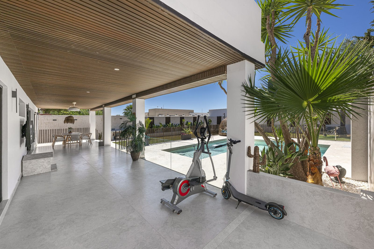 3 Bed Townhouse for sale in New Golden Mile Costa Del Sol, Málaga, Spain
