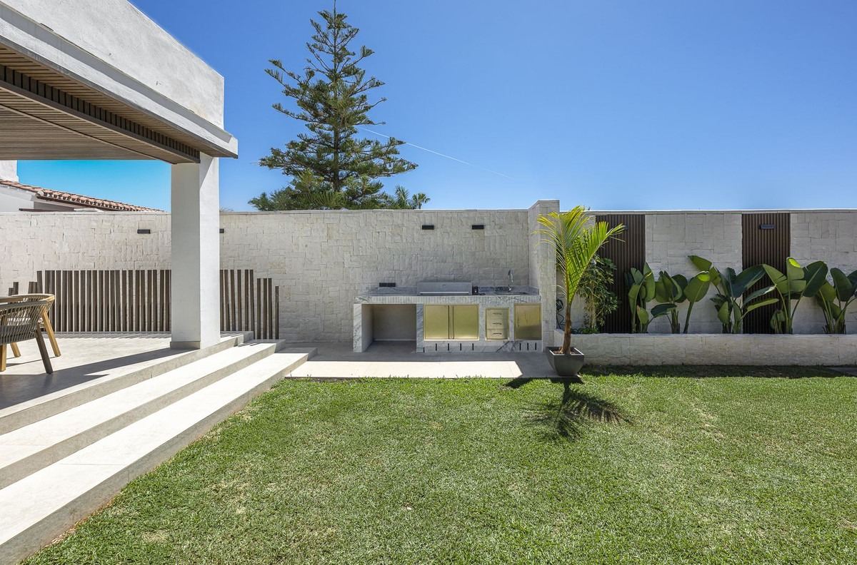 3 Bed Townhouse for sale in New Golden Mile Costa Del Sol, Málaga, Spain